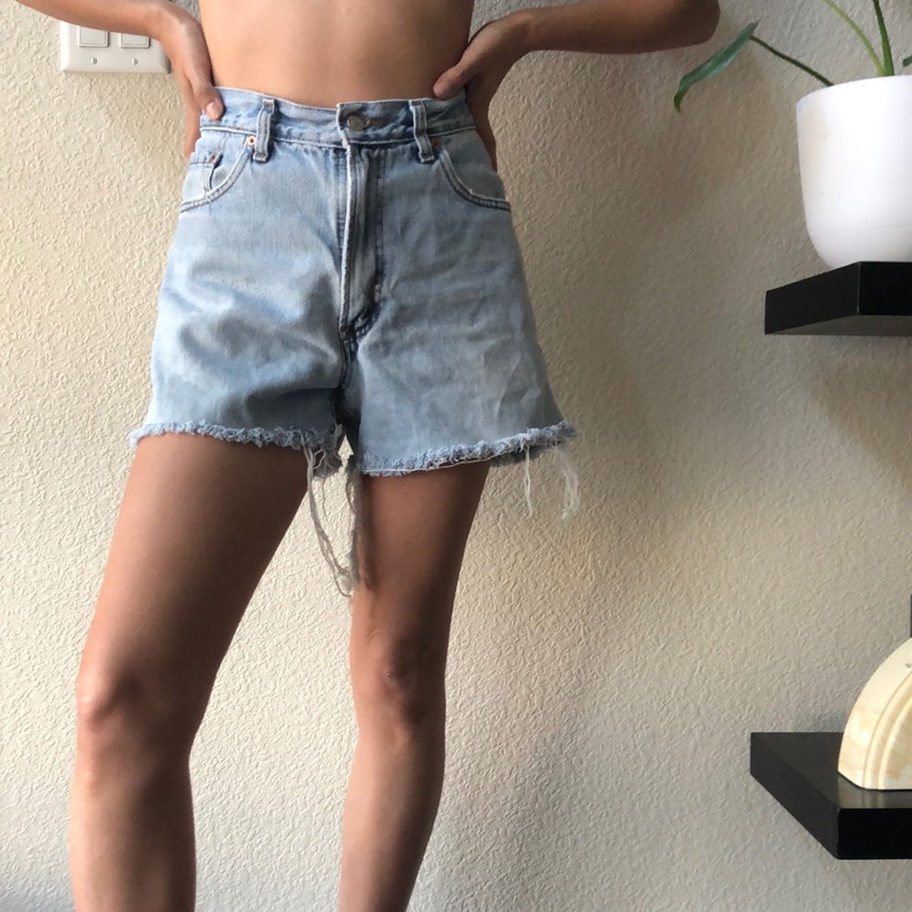 Vintage Levi’s Relaxed Denim Jean Shorts